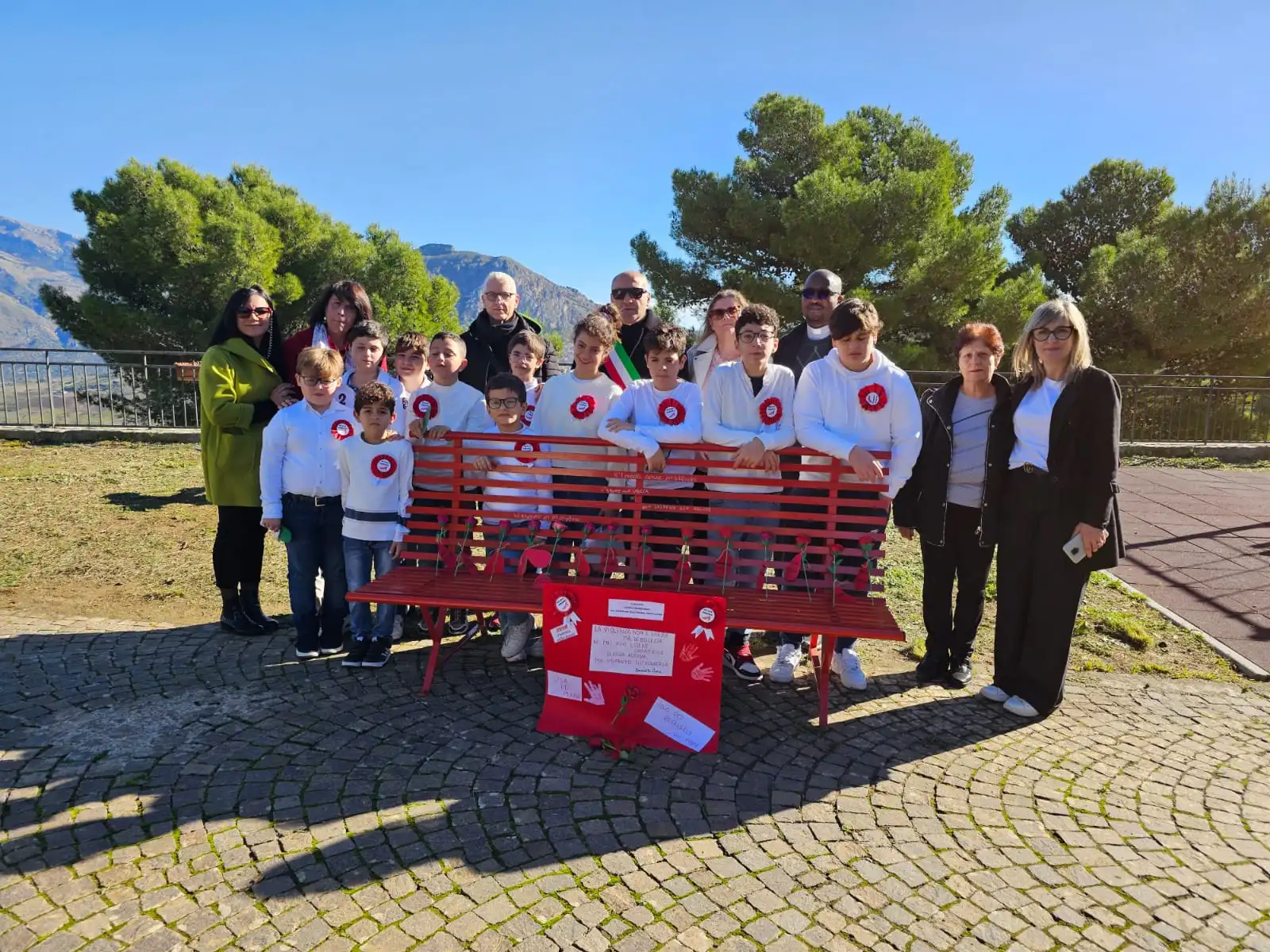 Anche Sclafano Bagni si tinge di rosso